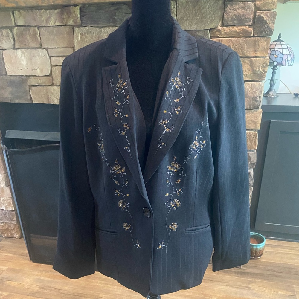 DLG Black Pinstripe Floral Embroidery Padded Shoulder Blazer/Jacket Size 12